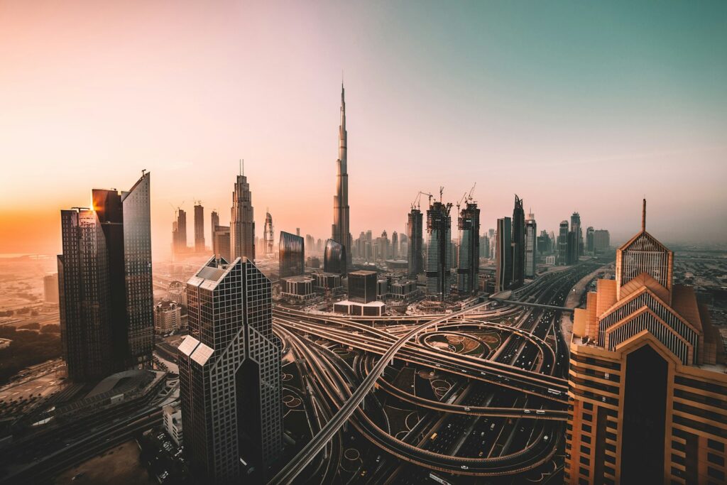 Skyline von Dubai mit Burj Khalifa – Standort für die Firmengründung in Dubai